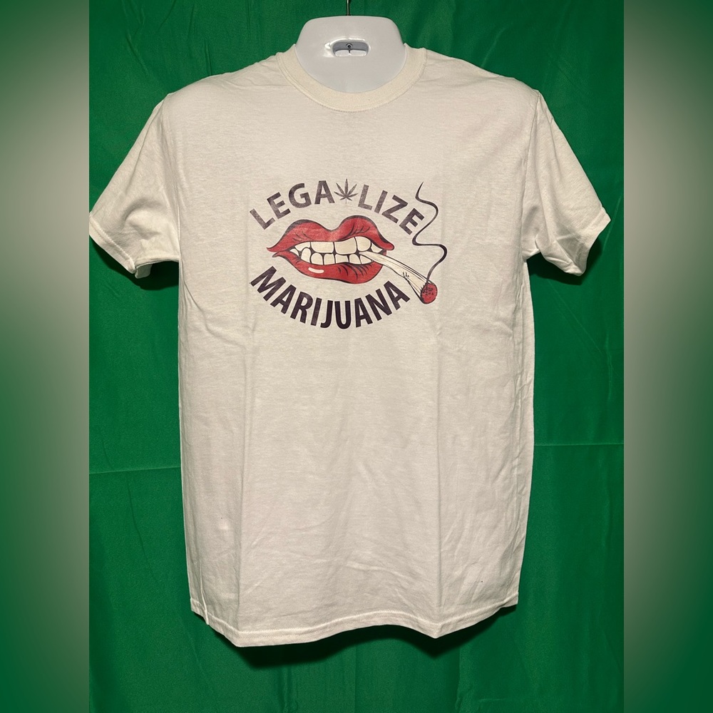 Legalized Merijuana Heat Transfer 100% Cotton Short Sleeve Unisex T-Shirt